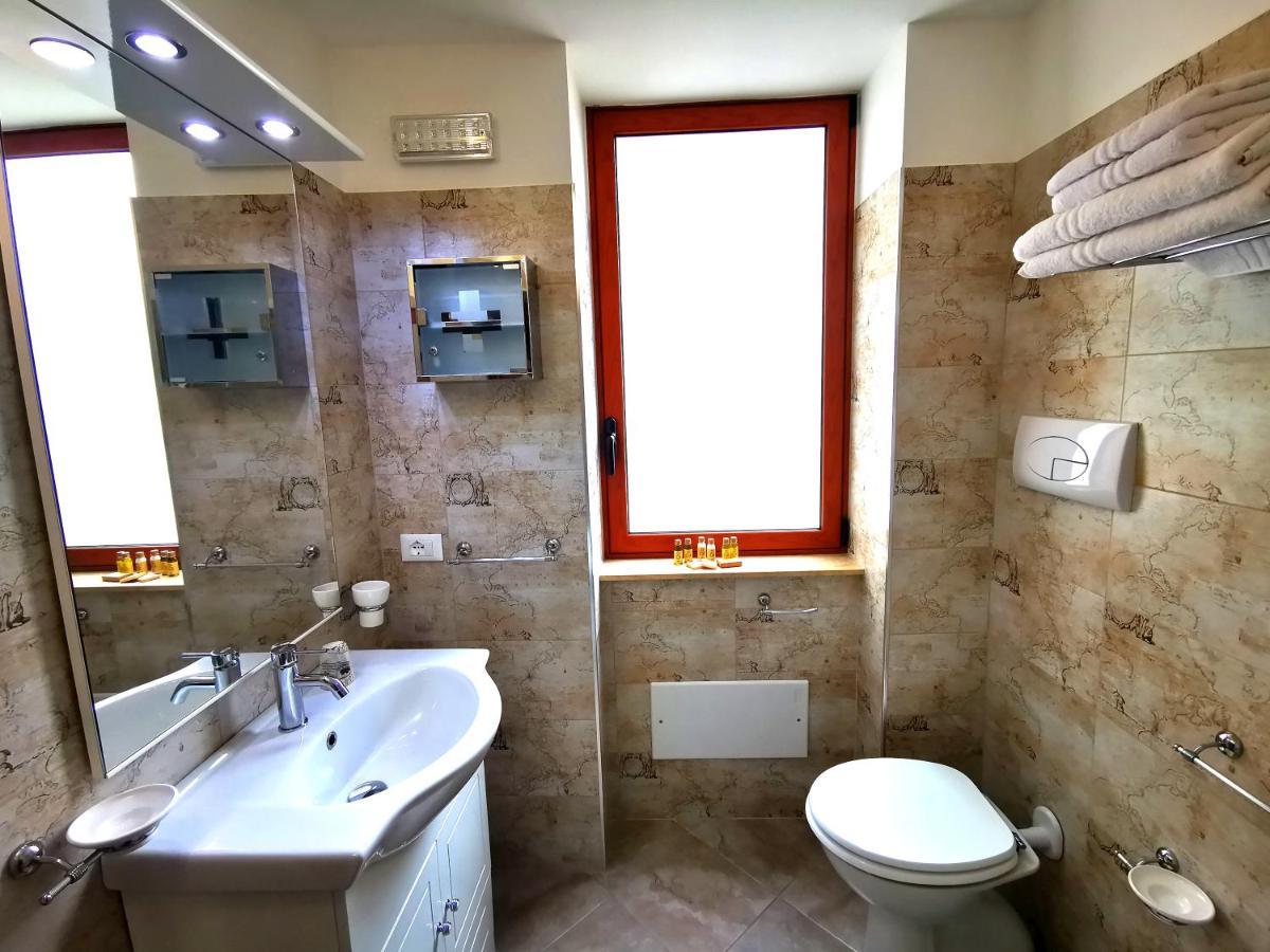 Guru House B&B Apartments Milazzo Eksteriør billede