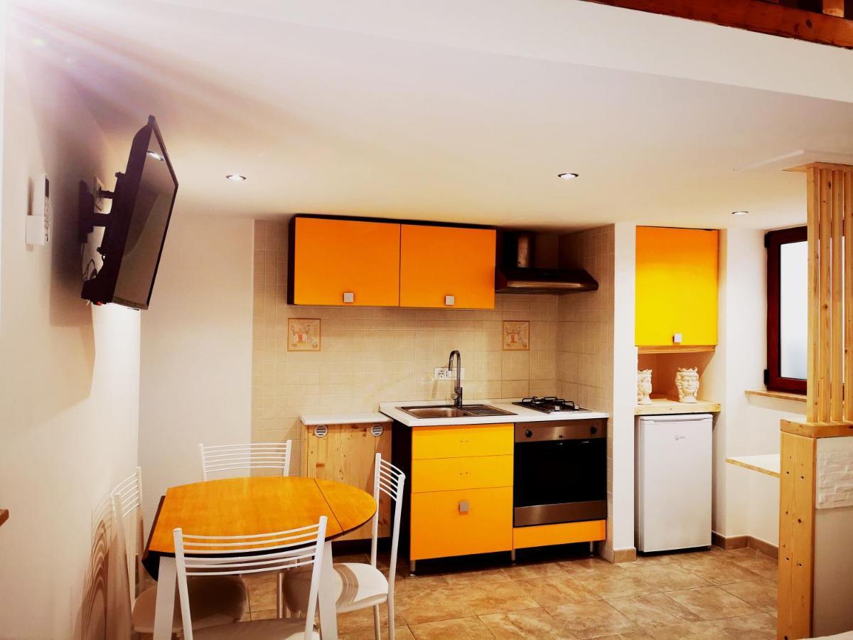 Guru House B&B Apartments Milazzo Eksteriør billede