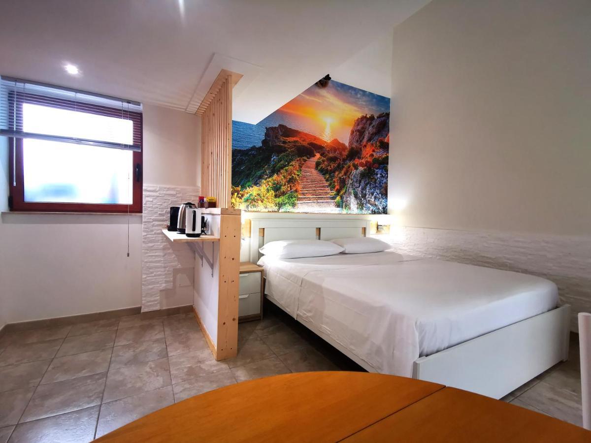 Guru House B&B Apartments Milazzo Eksteriør billede